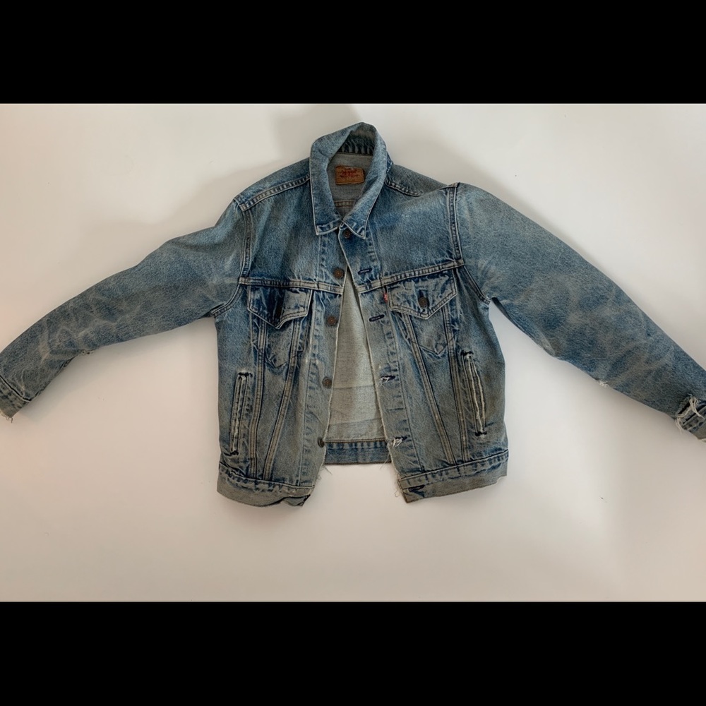90s Vintage Distressed Levi’s Denim Jacket